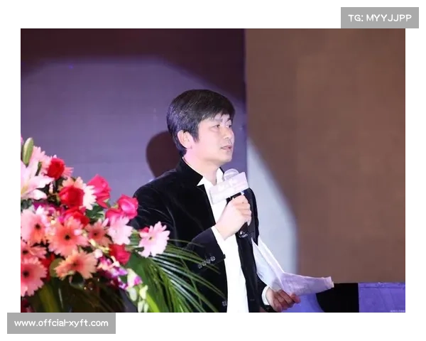 米奇·拉波索职业精神卓越,蝇量级新秀成长轨迹成行业楷模